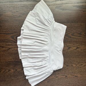 GOLD HINGE White Pleated Skirt size SMALL NEW WITH TAGS